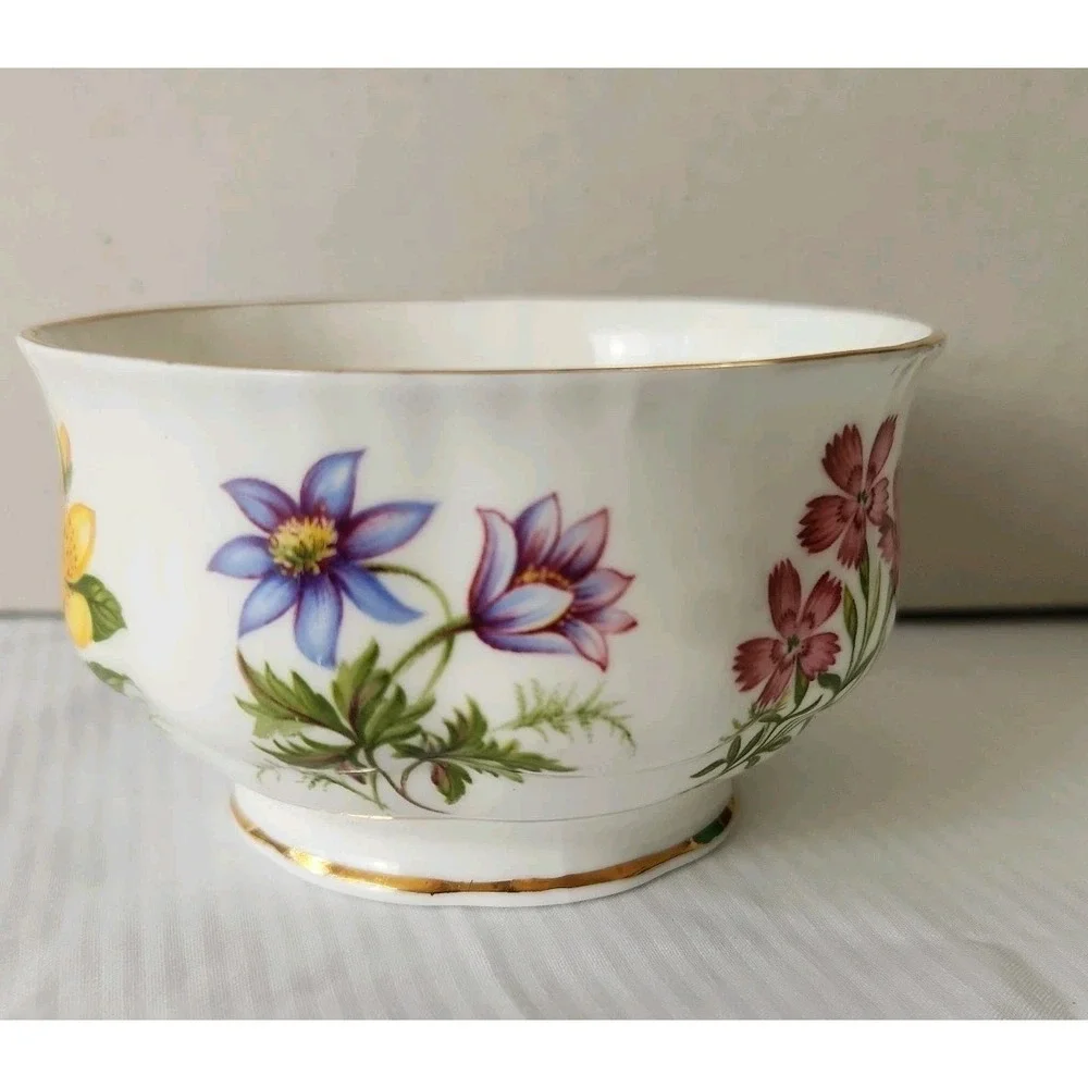 VTG QEII Paragon Fine Bone China Sugar Bowl & Creamer Set 